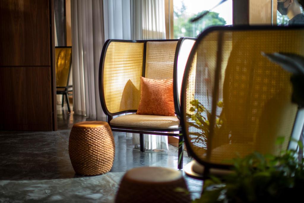 Posezení v ubytování The LUMA Hotel, a Member of Design Hotels