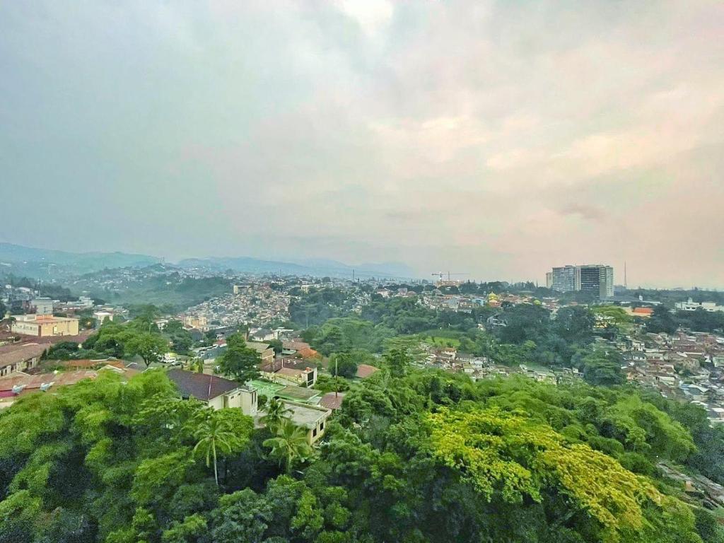 Luxury 2BR Apartment @ Galeri Ciumbuleuit with Best View @ 1st Tower - Apartamento De Dos Dormitorios