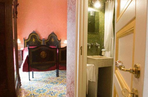 Koupelna v ubytování Grana Barocco Art Hotel