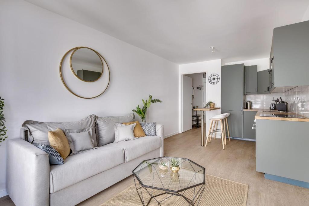 Superbe appartement avec balcon et parking proche Paris - Double Room With Balcony