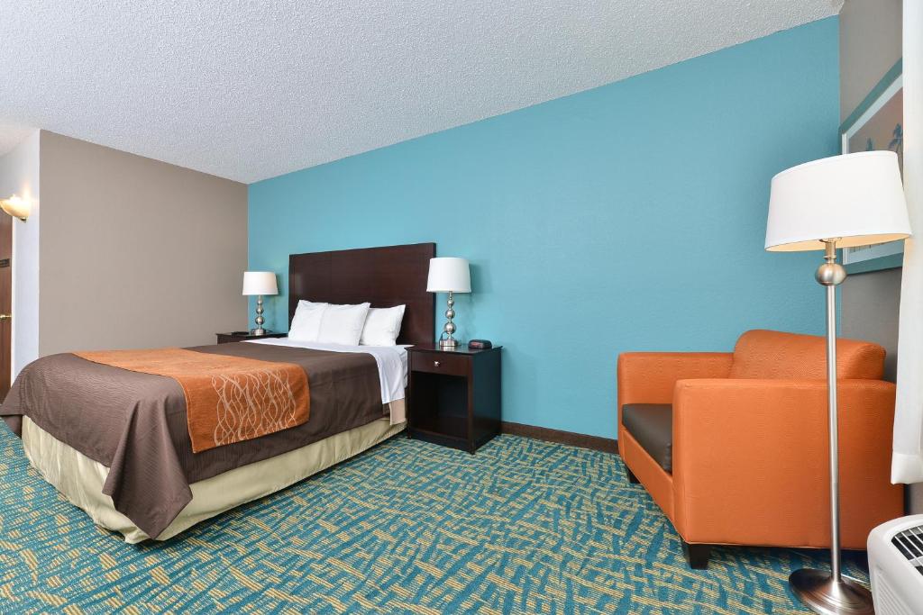 Comfort Inn & Suites Fort Lauderdale West Turnpike photo
