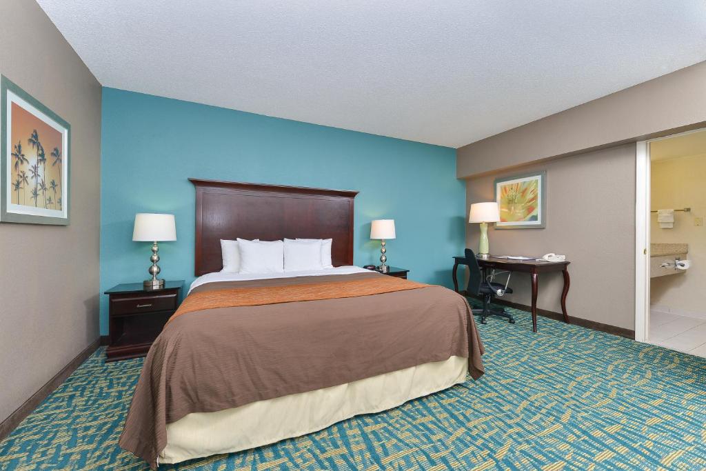 Comfort Inn & Suites Fort Lauderdale West Turnpike photo
