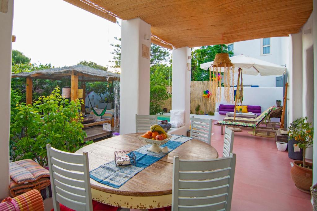 Posedenie v ubytovaní Quartano Paros Residence