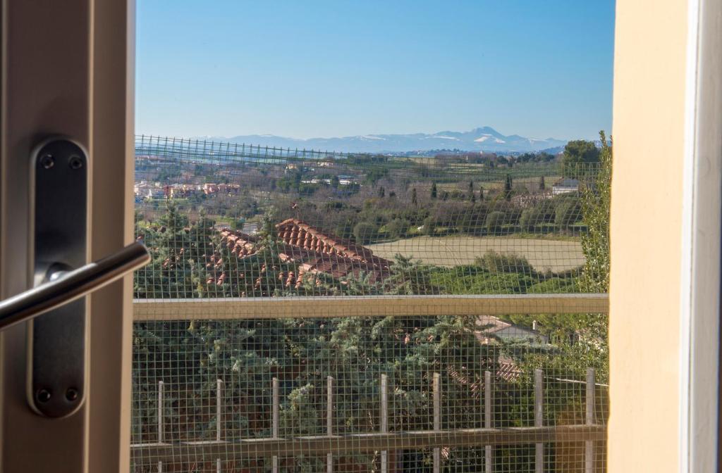 A general mountain view or a mountain view taken from Az apartmant