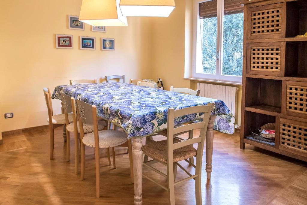 Kép S034 - Sirolo, quadrilocale in centro arredato con gusto szállásáról Sirolóban a galériában
