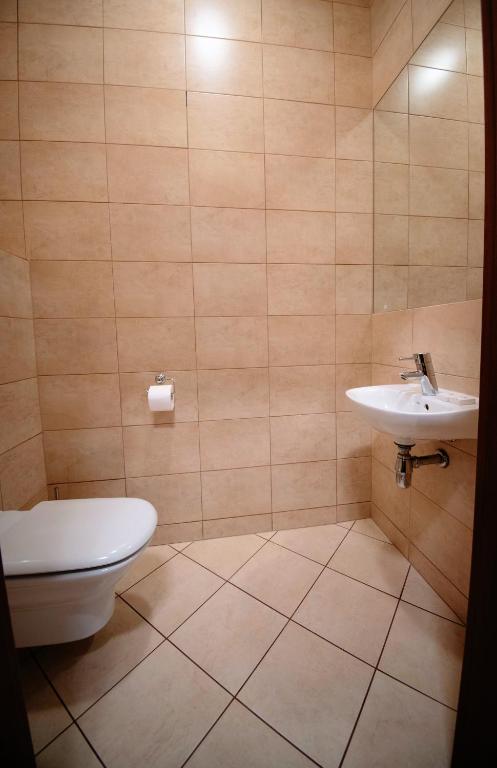 Kúpeľňa v ubytovaní Apartamenty na Wyspie - Baltic Park 3.0.7 - Apartament z 2 sypialniami i 80 m² tarasem
