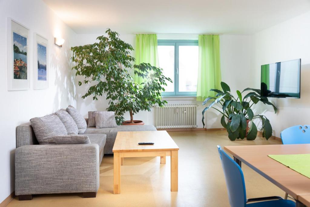 TV a/nebo společenská místnost v ubytování Gästehaus abz Stuttgart