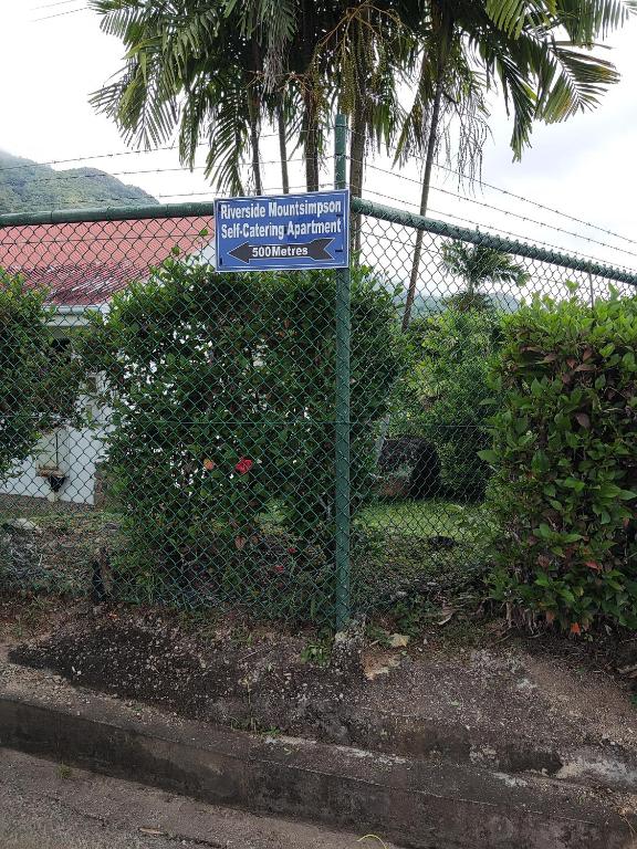 Zahrada ubytování 2-Bed Apt Sleeps 4 near Beau Vallon Beach