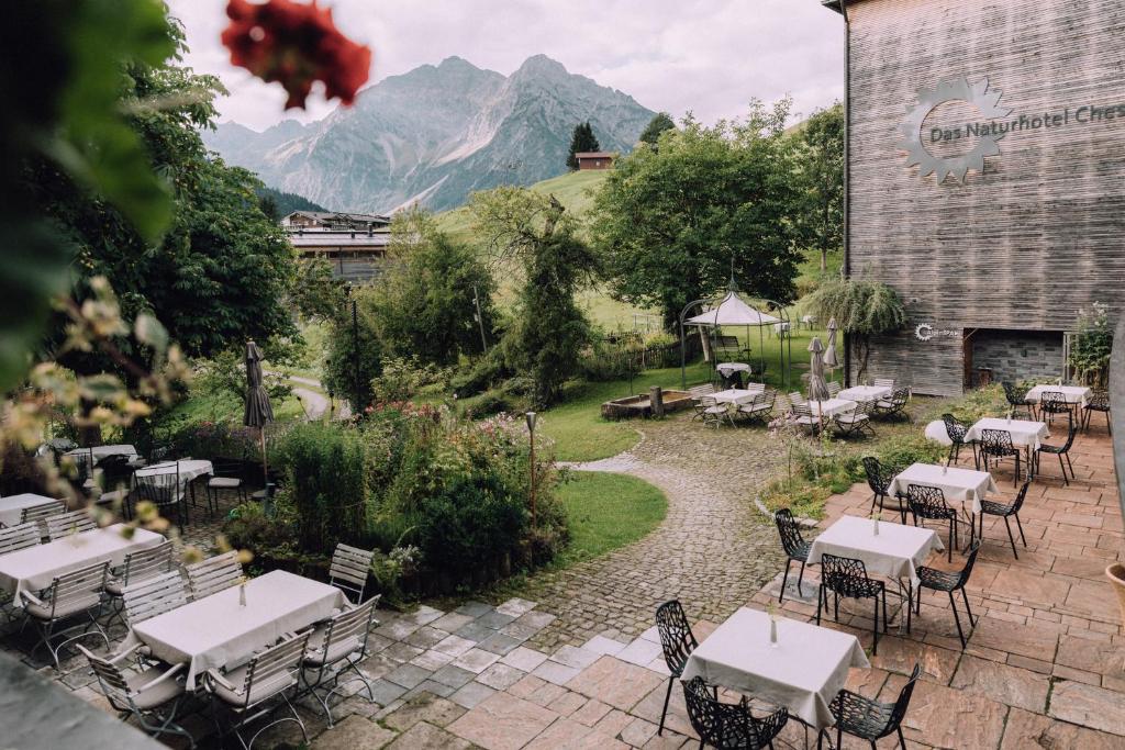 Afbeelding uit fotogalerij van Naturhotel Chesa Valisa in Hirschegg