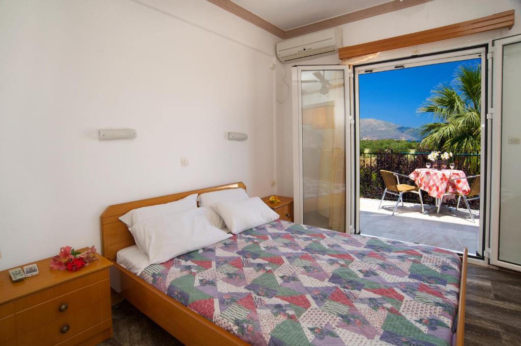 Nikos Studios and Apartments - 3