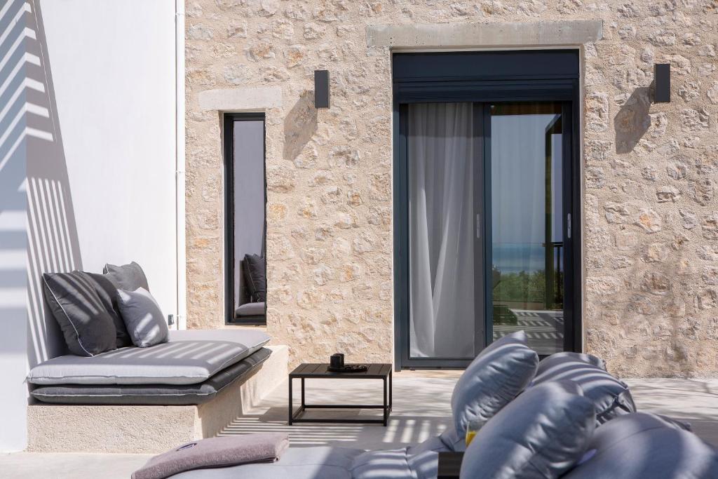 Posedenie v ubytovaní High-end Villa Faos "One"