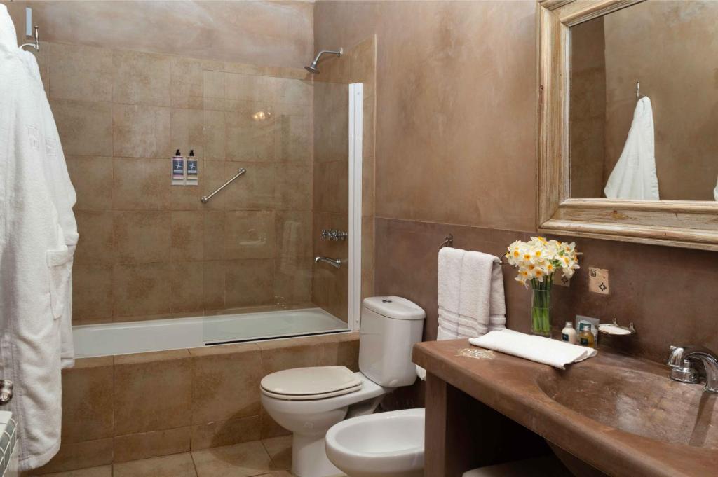 Koupelna v ubytování Aldebaran Hotel & Spa