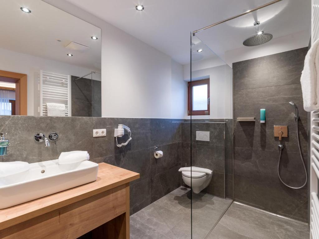 Koupelna v ubytování Tennenwirt Hotel