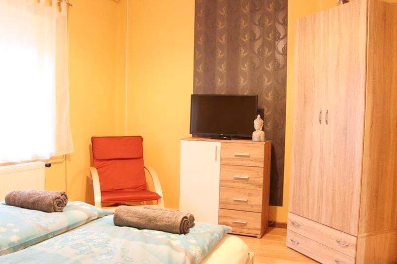 TV a/nebo společenská místnost v ubytování Relax Wellness Apartman