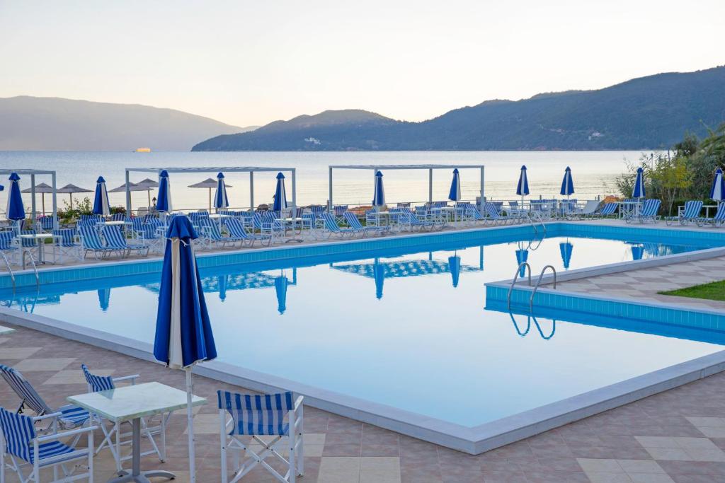 Bazén v ubytování Sami Beach Hotel nebo v jeho okolí