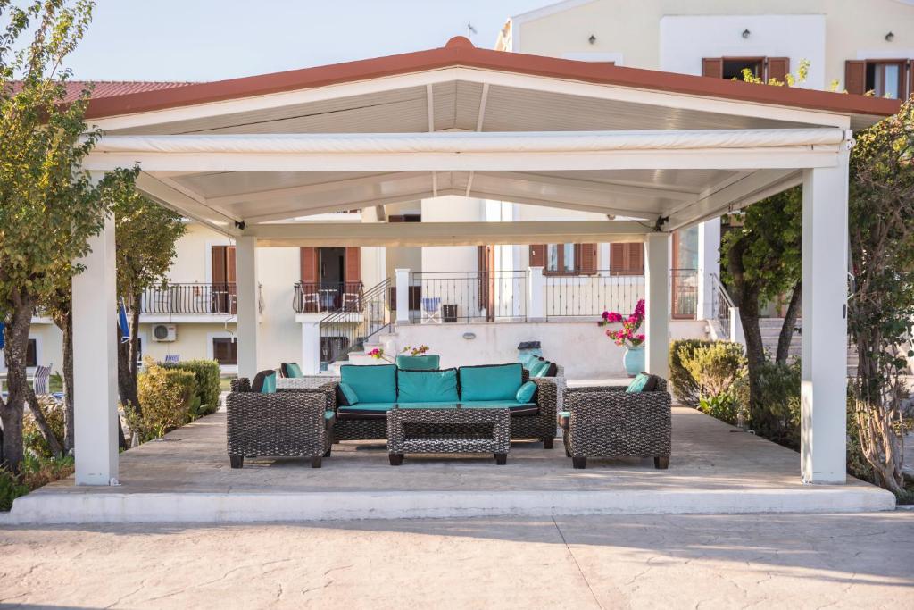 Patio nebo venkovní prostory v ubytování Sami Beach Hotel
