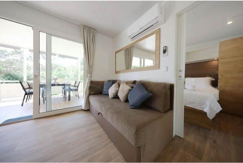 Posteľ alebo postele v izbe v ubytovaní ESTRADA mobile home