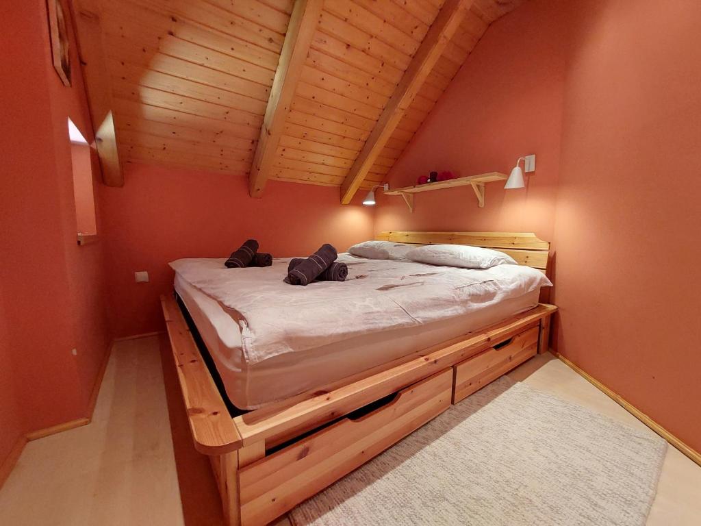 Posteľ alebo postele v izbe v ubytovaní Holiday home Tihovo
