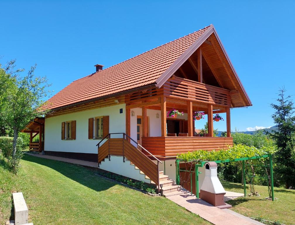 Budova, v ktorej sa dovolenkový dom nachádza
