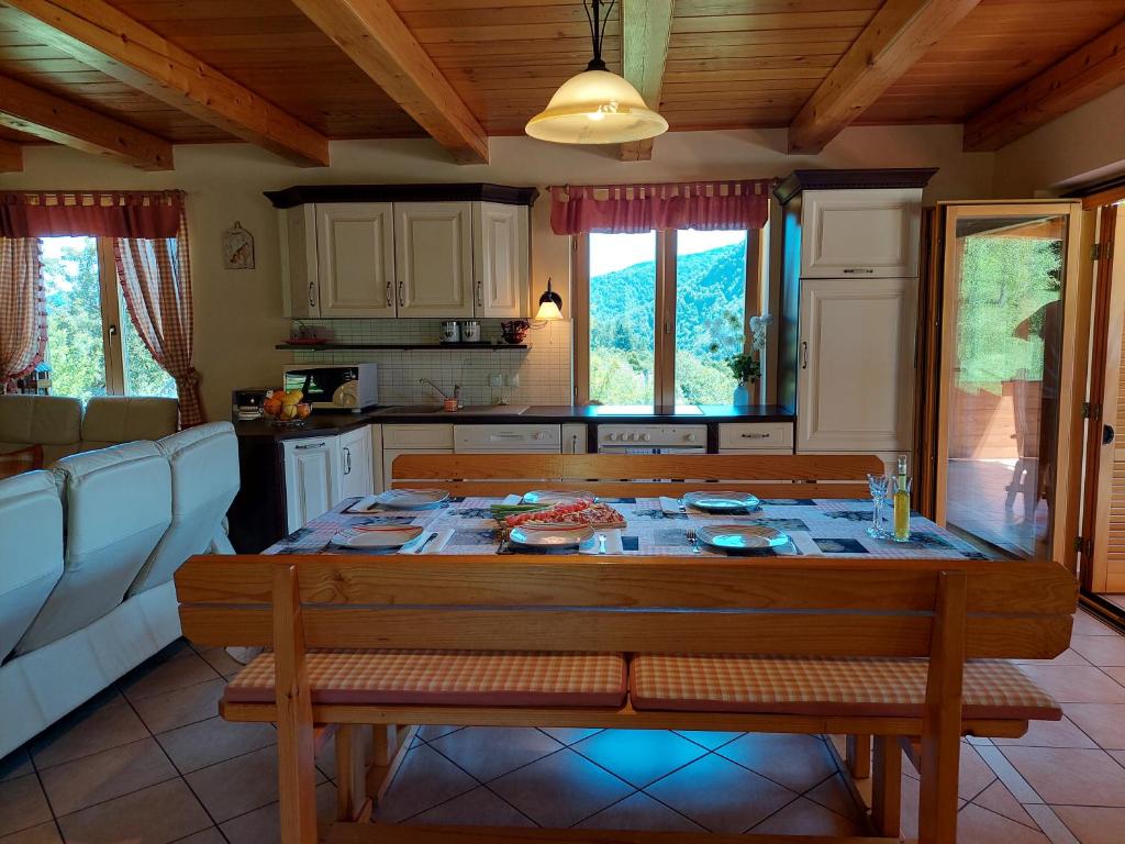 Kuchyňa alebo kuchynka v ubytovaní Holiday home Tihovo