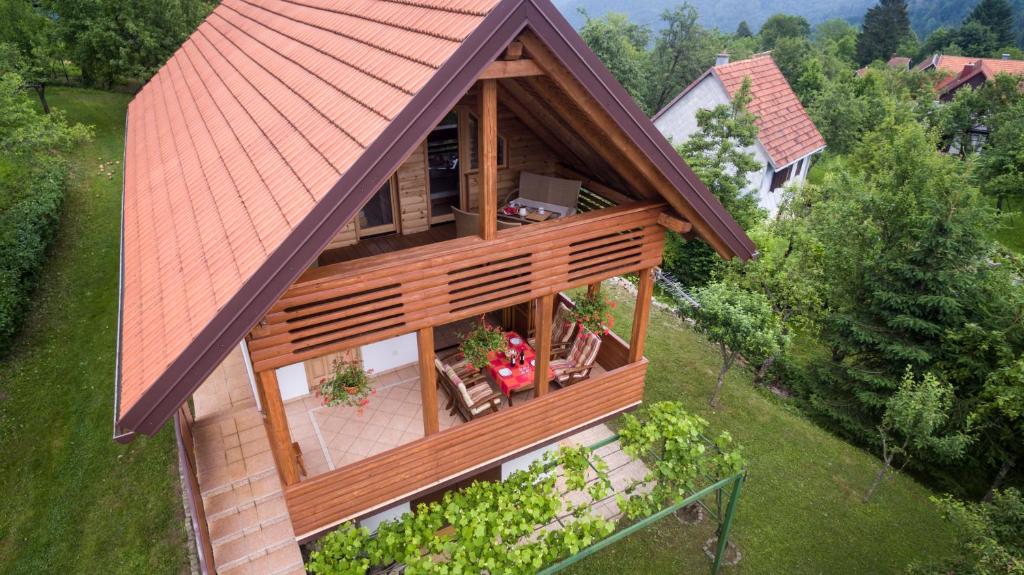 Vonkajšia záhrada v ubytovaní Holiday home Tihovo
