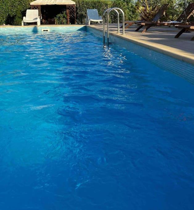 Bazén v ubytovaní Sea La Vie Holiday home with pool alebo v jeho blízkosti