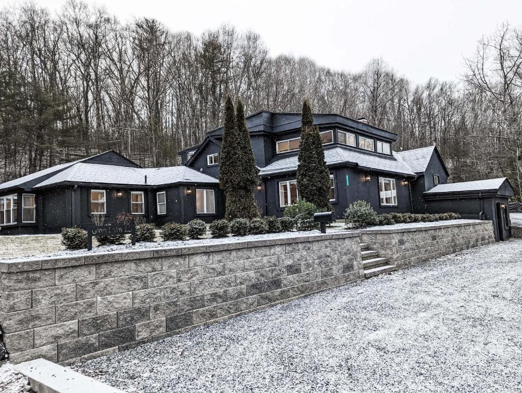 Hideaway Lodge - Glen Lake, Lake George - Huis Met Zes Slaapkamers