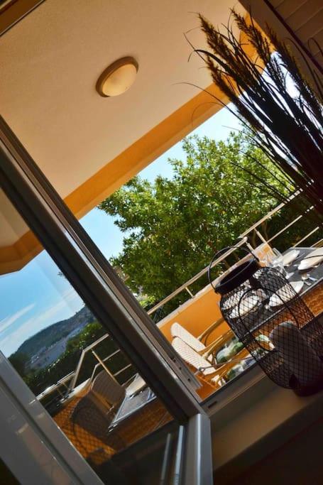 Posedenie v ubytovaní Sea La Vie Holiday home with pool