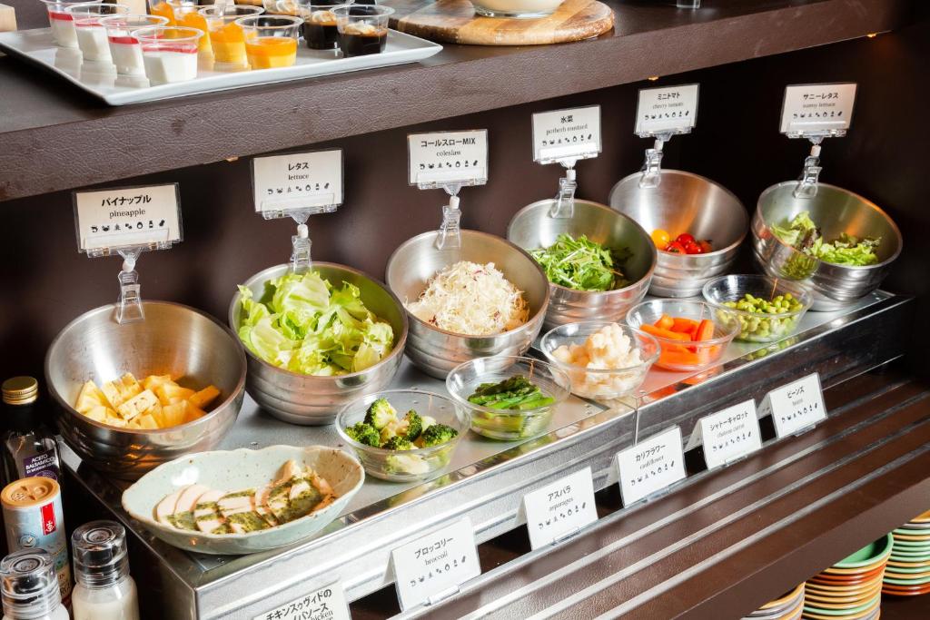 ホテルの敷地内または近くでの食事または食べ物