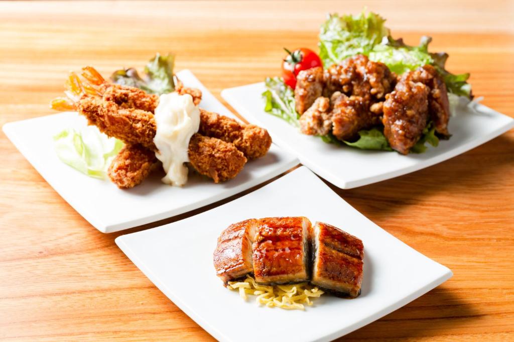 ホテルの敷地内または近くでの食事または食べ物