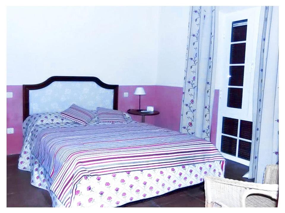 Casa Rural Valdevilano, La Roca de la Sierra – Precios ...