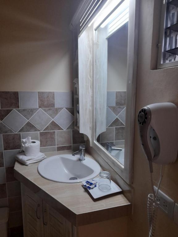 Bilik mandi di guest house MY WAY