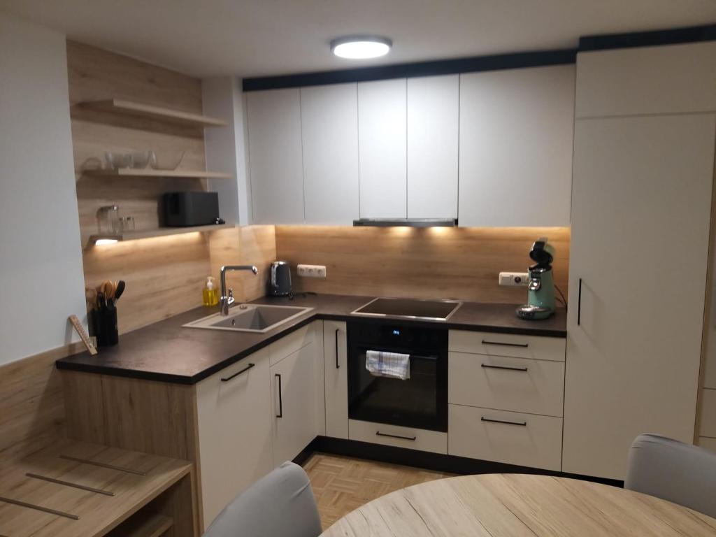Majoituspaikan Modern Apartment, Full Kitchen, for 6 keittiö tai keittotila