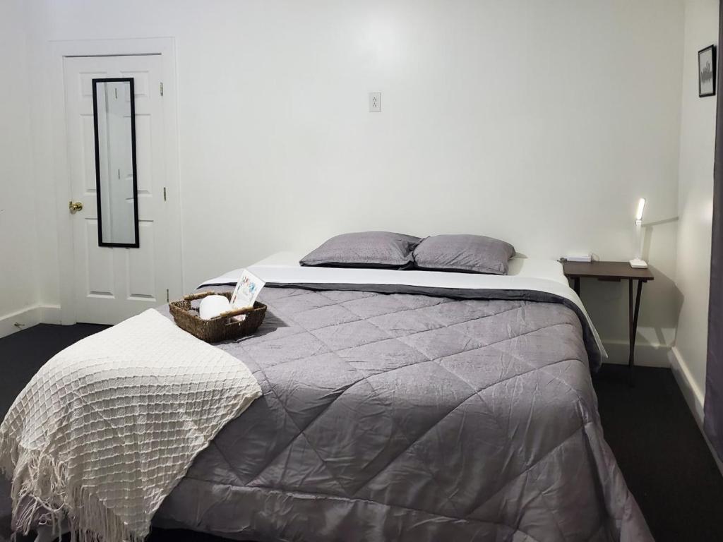 Private Room Near to Downtown Churchill Downs UofL Airport