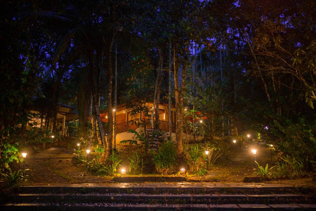 Zahrada ubytování Raindrops Resorts Wayanad