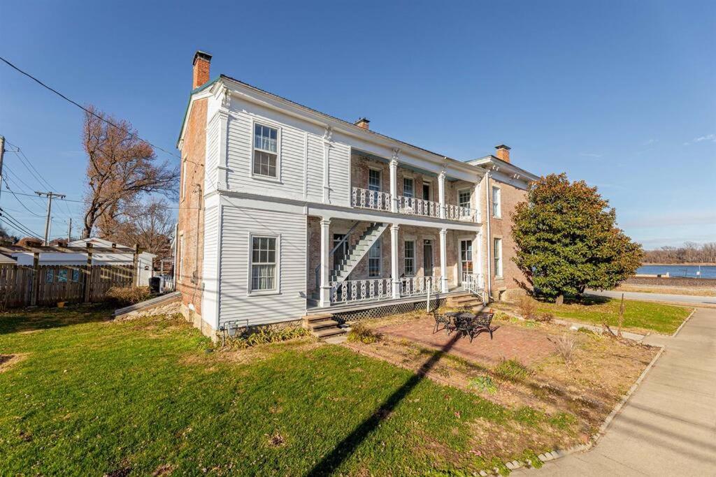 Vacation Home The ElginCottrell River Mansion, Waterfront Property