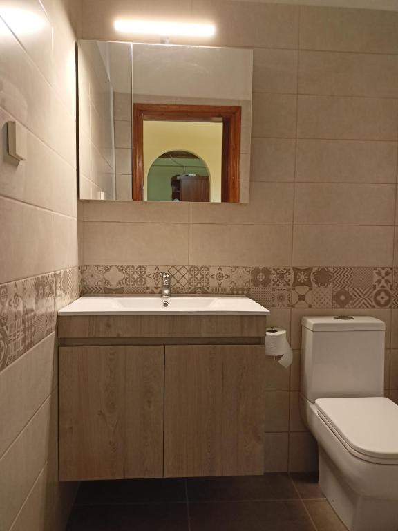 A bathroom at Rose Garden