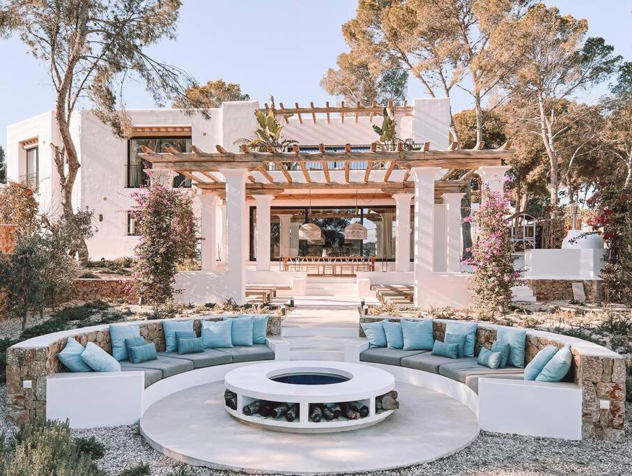 Villas Fully Staffed Sea Front Villa with Private Sommelier en Moraira, Comunidad Valenciana