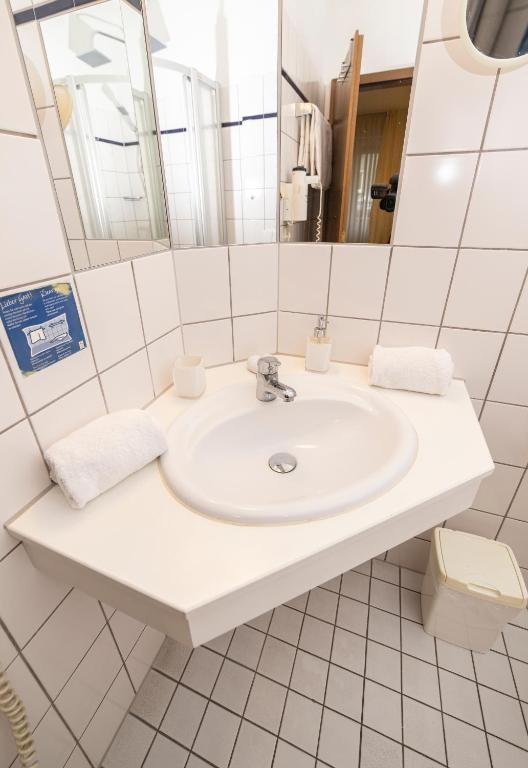 Hotel am Schlosspark Essen - Resim 18