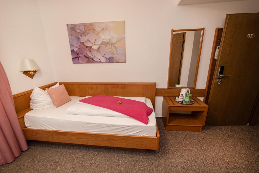 Hotel am Schlosspark Essen - Resim 38