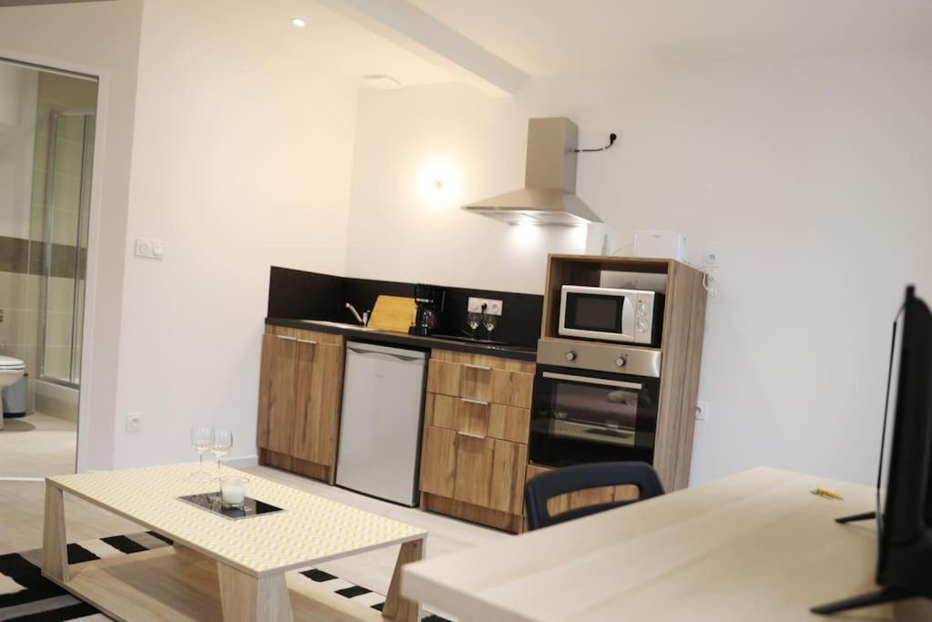 Super studio Allies 102 refait a neuf - Housity
