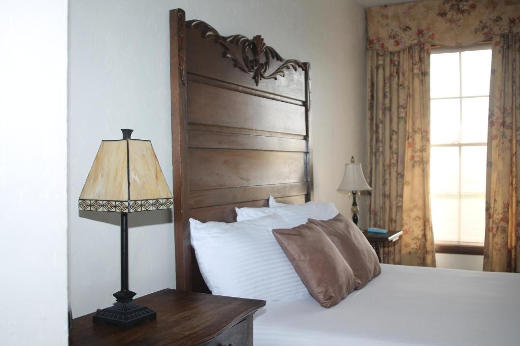 Voodi või voodid majutusasutuse Boulder Dam Hotel toas