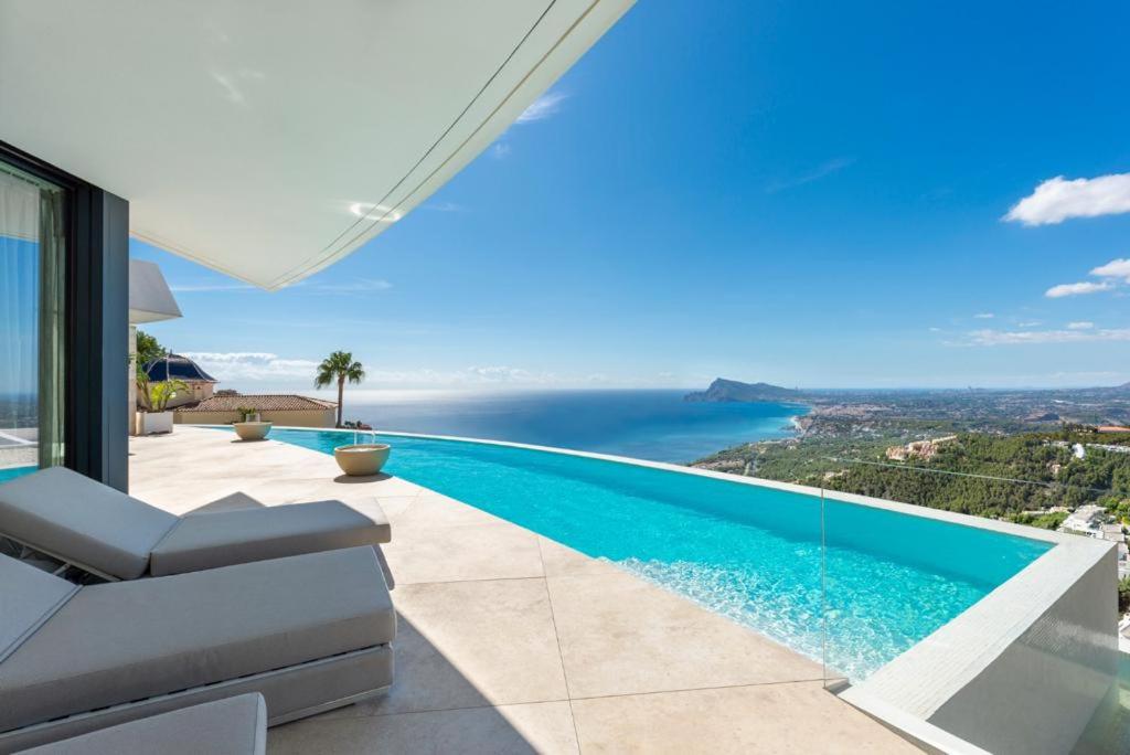 Neue Luxus Villa mit Meerblick, Pool und Garage, Altea ...