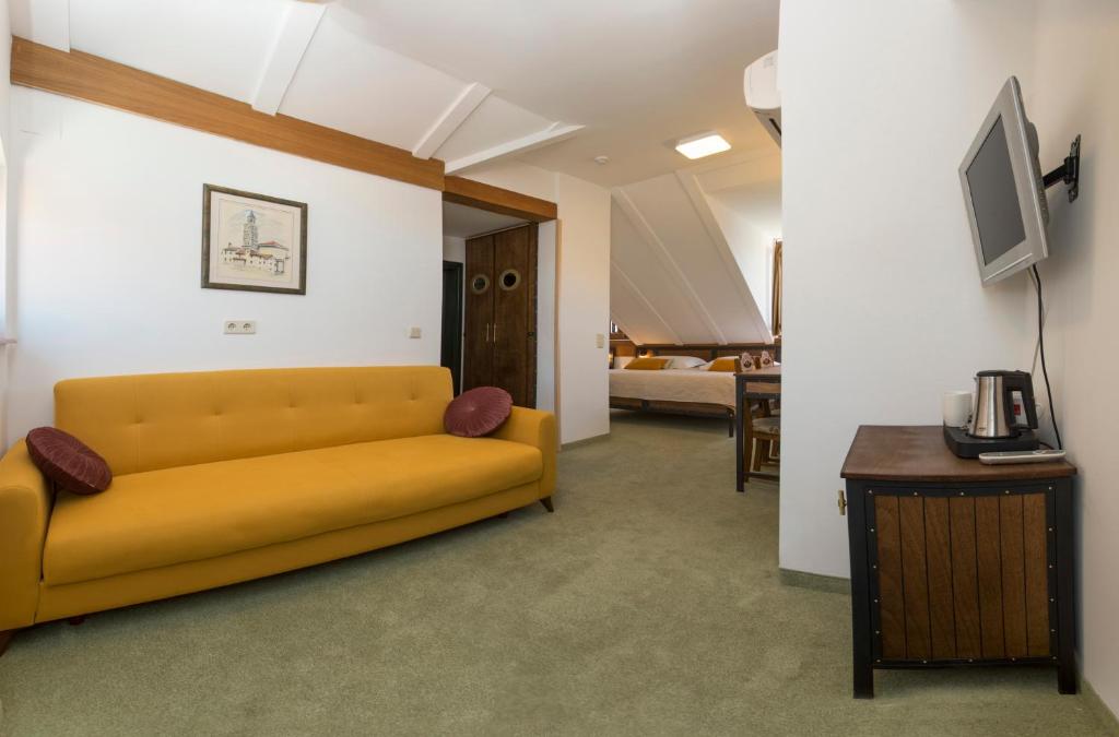 TV a/nebo společenská místnost v ubytování Hotel Villa Diana