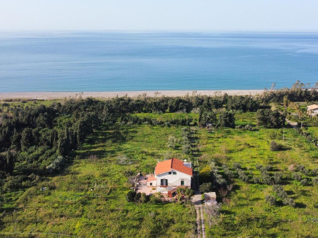 Bird's-eye view ng Tenuta Piana1 con accesso diretto al mare