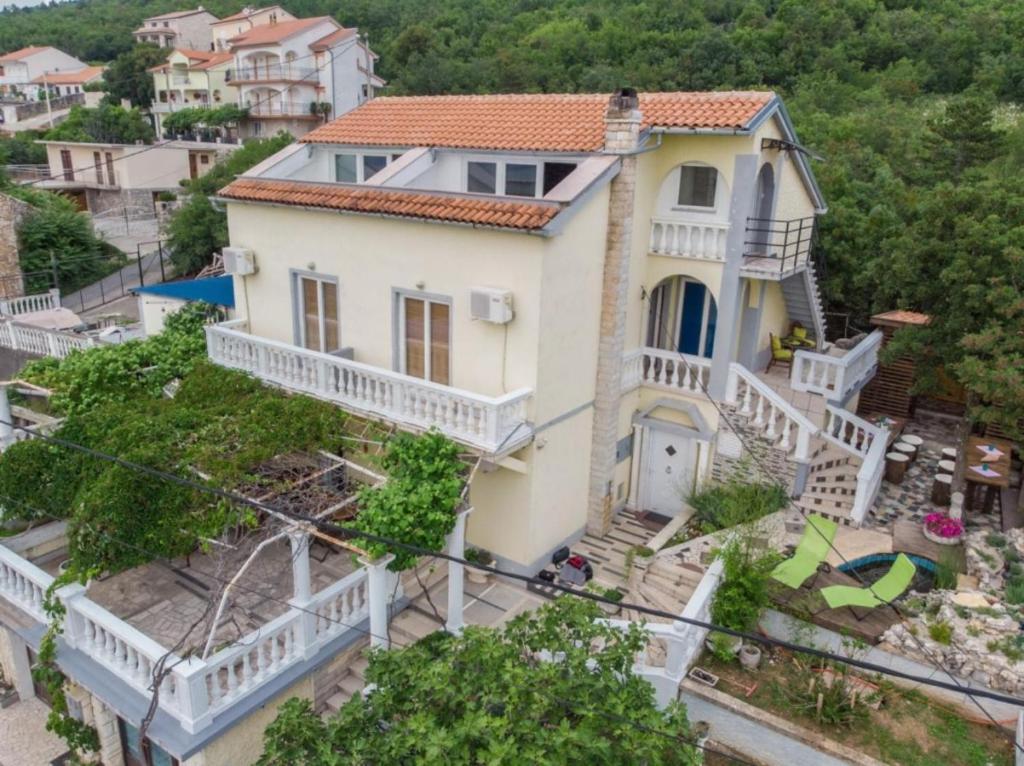 een afbeelding van een huis bij Apartment in Crikvenica with sea view, terrace, air conditioning, WiFi 4628-3 in Crikvenica