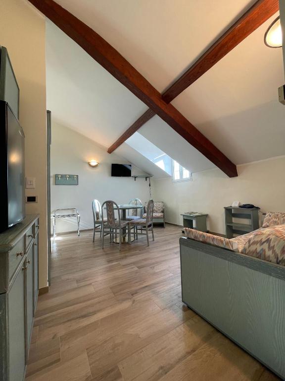 Kuchyň nebo kuchyňský kout v ubytování Hotel Miramare