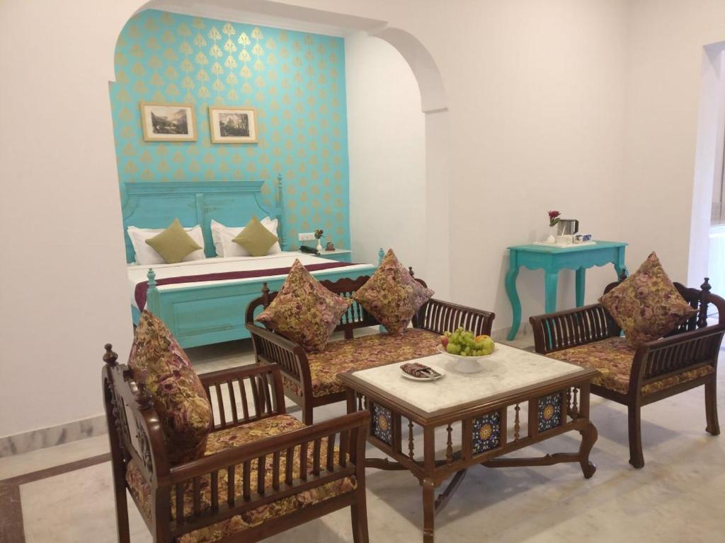 Posezení v ubytování Pushkar Fort - Luxury Heritage Resort