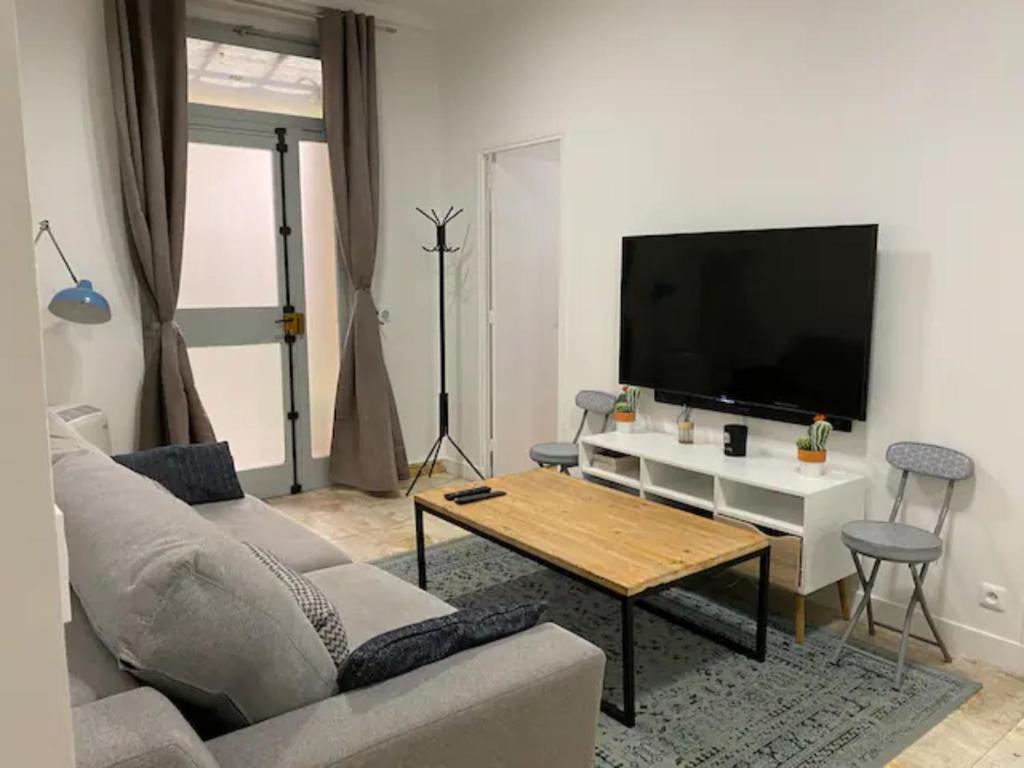 My Trip in Paris - Turgot - Two-Bedroom Apartment