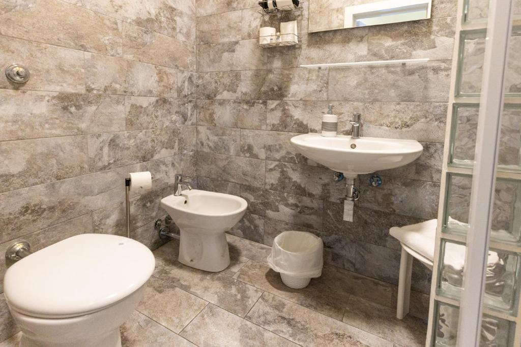 Łazienka w obiekcie Albergo Centrale